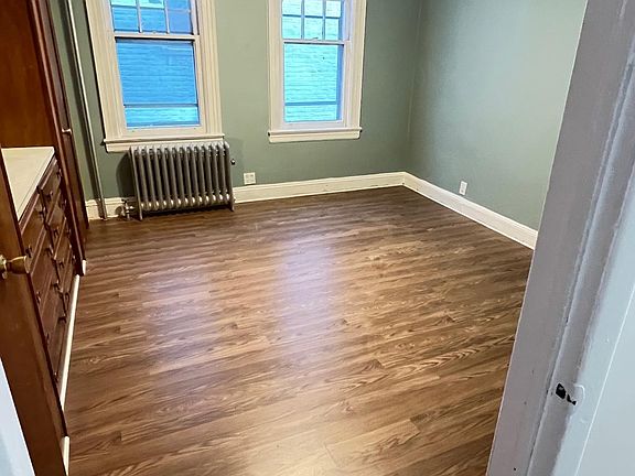 2nd image of 2130 Blackrock Ave Floor 1