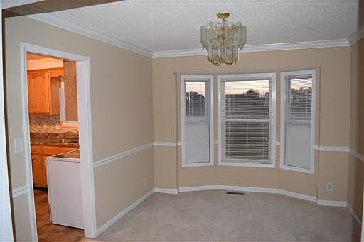 4th image of 2565 Emerald Ct