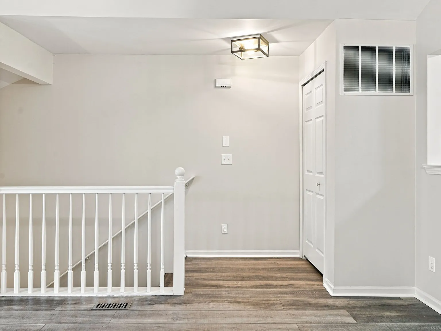 2 bed, 1142 sqft, $1,950 — Photo 3