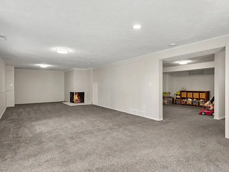 1415 W Borden Rd — Photo 17