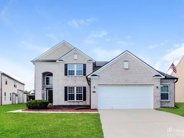 2402 Cole Wood Cir, Indianapolis, IN 46239