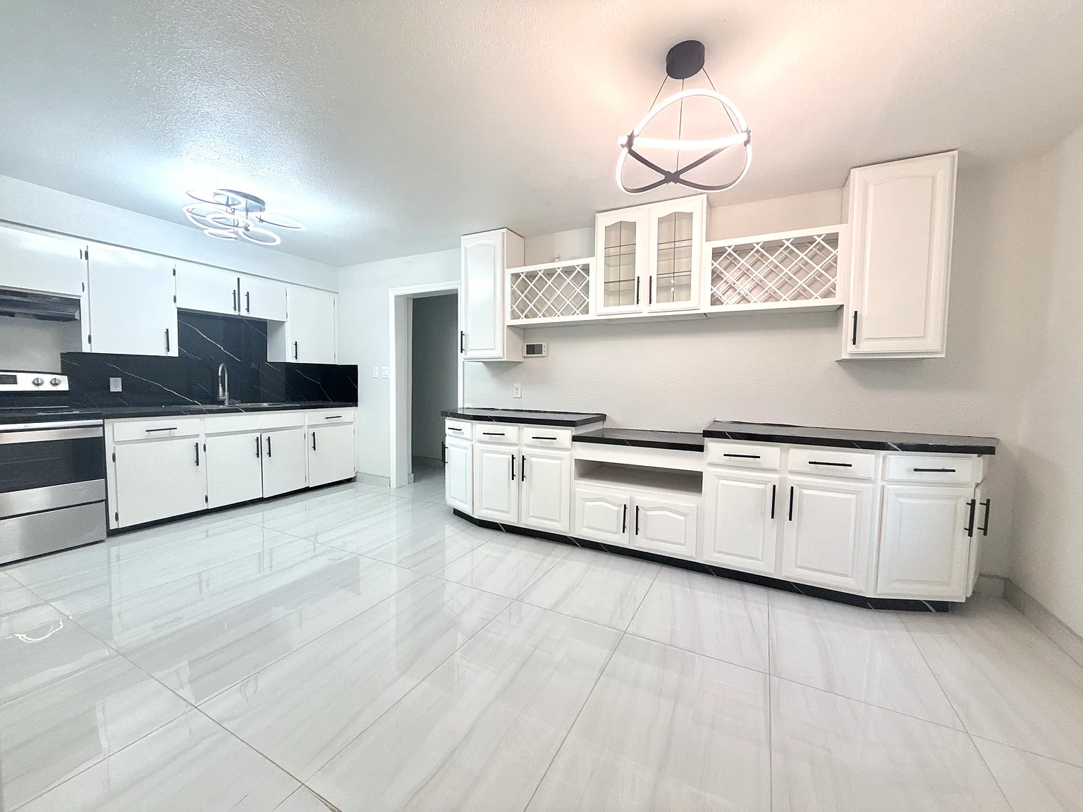 4 bed, 1208 sqft, $1,600 — Photo 4
