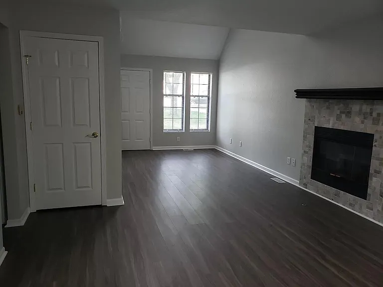 7333 N Liberty St — Photo 3
