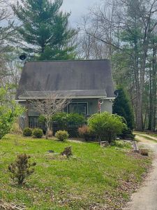 772 Colonial Manor Dr, Jumping Branch, WV, 25969