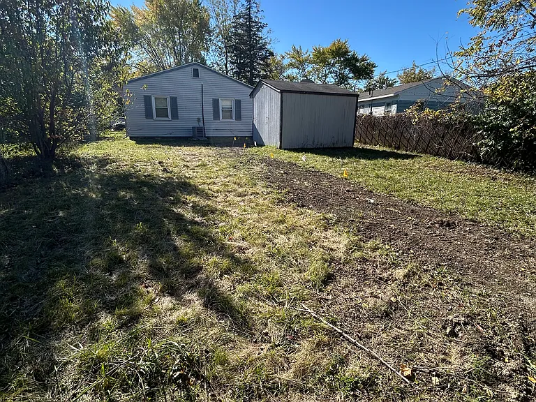 1336 E 51st Pl — Photo 16
