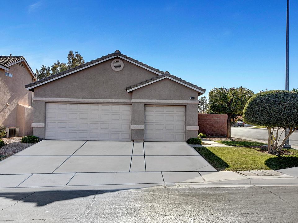 Front & 3 Car Garage