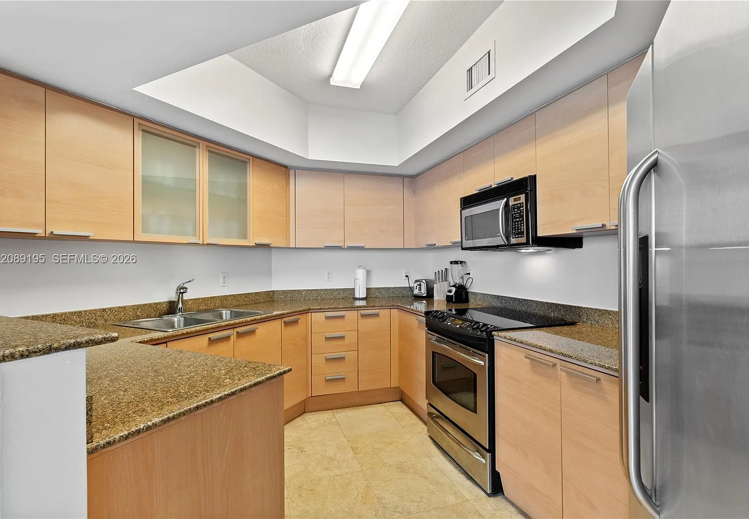La Perla Condo — Photo 4