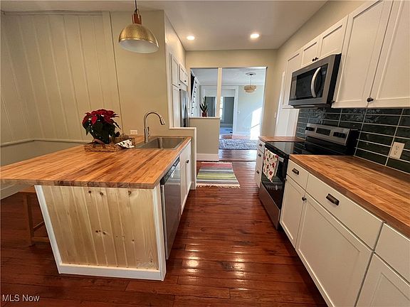3rd image of 618 Parrish St