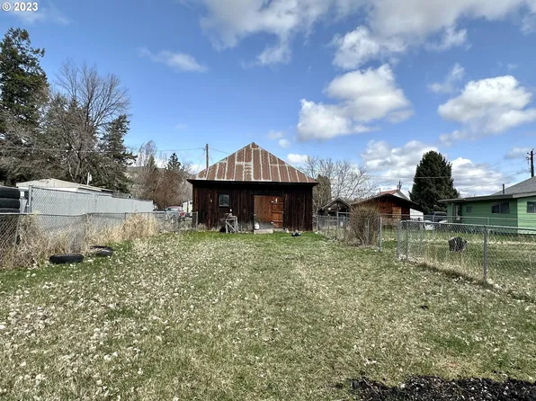 404 Benton Ave, La Grande, OR 97850