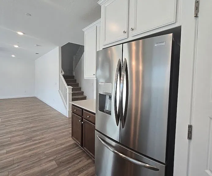 2320 S Claremont Ave — Photo 13