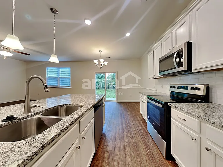 130 Pelican Ln — Photo 4