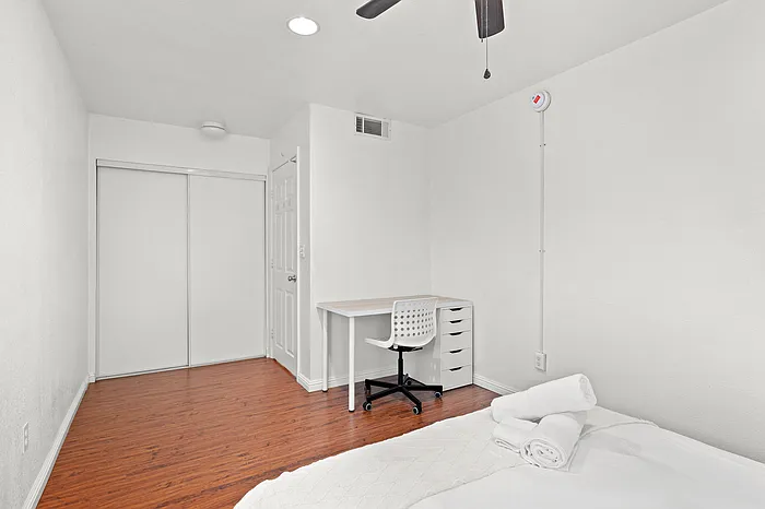 1384 W 37th Pl #1384 — Photo 26
