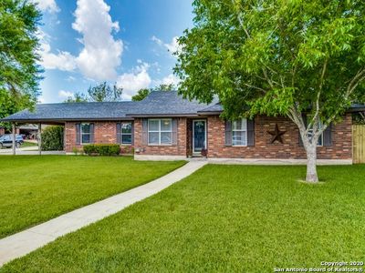 114 Yucca, Jourdanton, TX, 78026