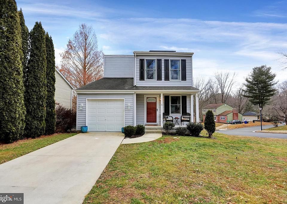 1st image of 1 Overbrook Dr