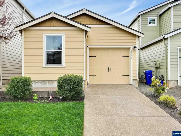 1011 S View Dr, Molalla, OR 97038