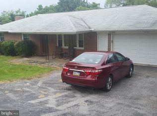 327 Greendale Rd, York, PA 17403