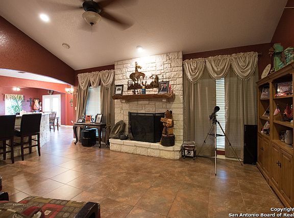 3rd image of 212 W County Road 5719