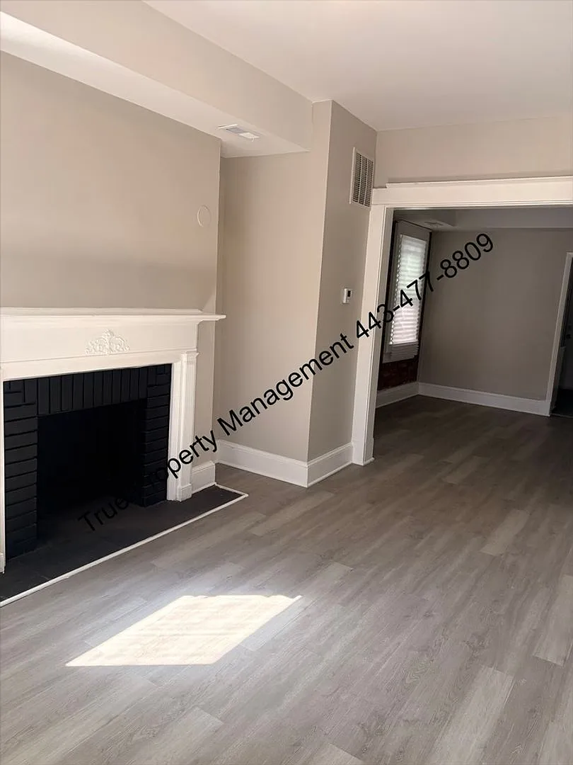 Charming 3-Bedroom Baltimore Rowhome with In-Unit Laundry $1,450/Month! — Photo 2