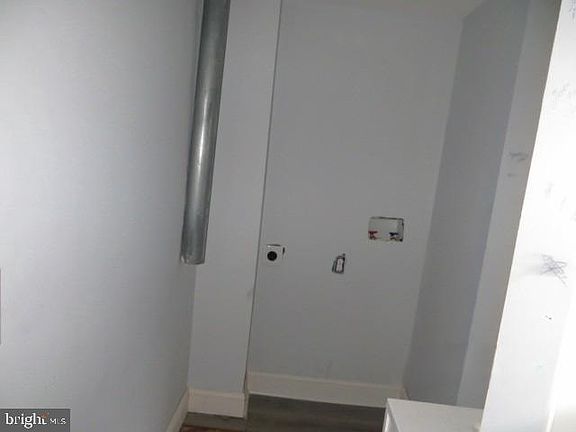 5th image of 203 S Exeter St