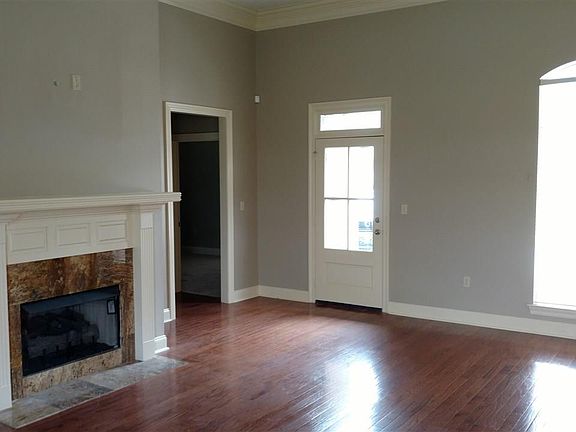 5th image of 15011 Cross Creek Blvd