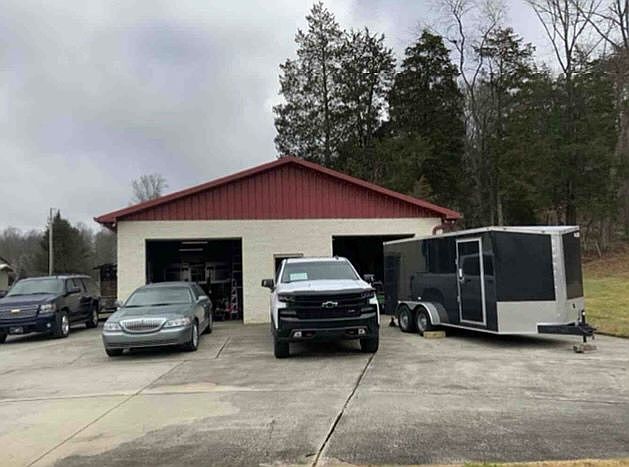 2nd image of 131 Mountain View Ln