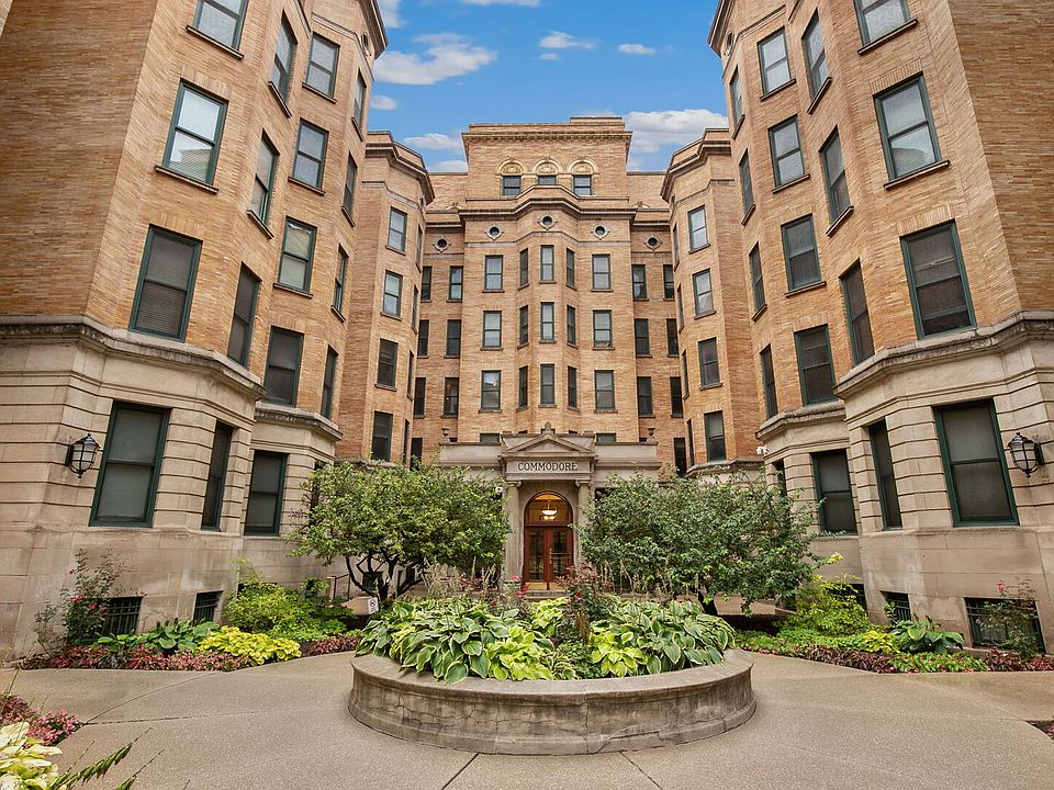 1st image of 550 W Surf St APT 302