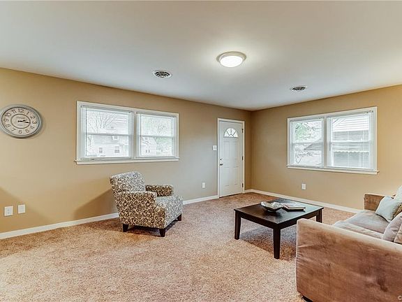 5th image of 620 Jackson Ave
