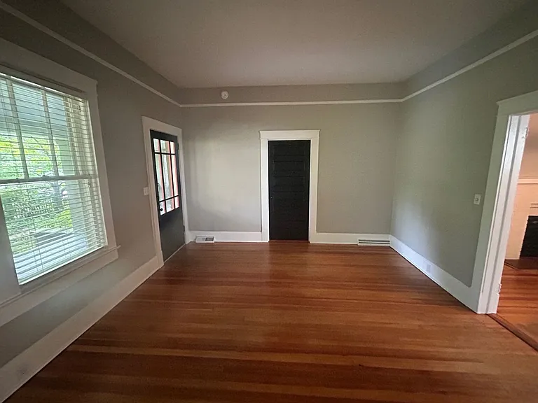 2827 Wilmot Ave — Photo 12