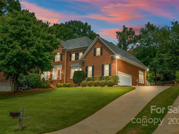 10424 Oak Pond Cir, Charlotte, NC 28277