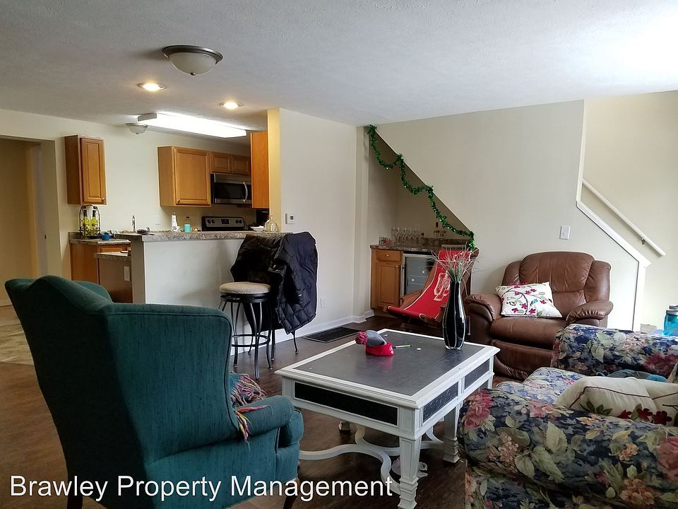 1st image of 511 N Lincoln St #511