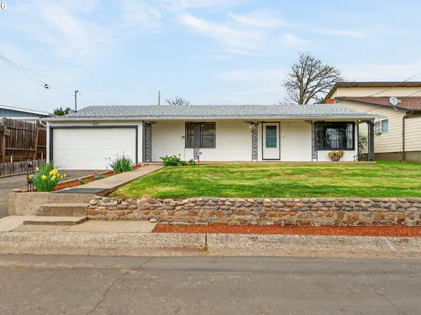 262 NW Cecil Ave, Roseburg, OR 97470