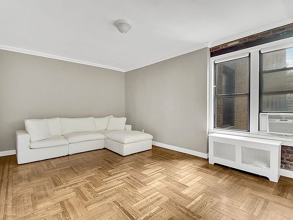 5th image of 779 Riverside Dr APT B35