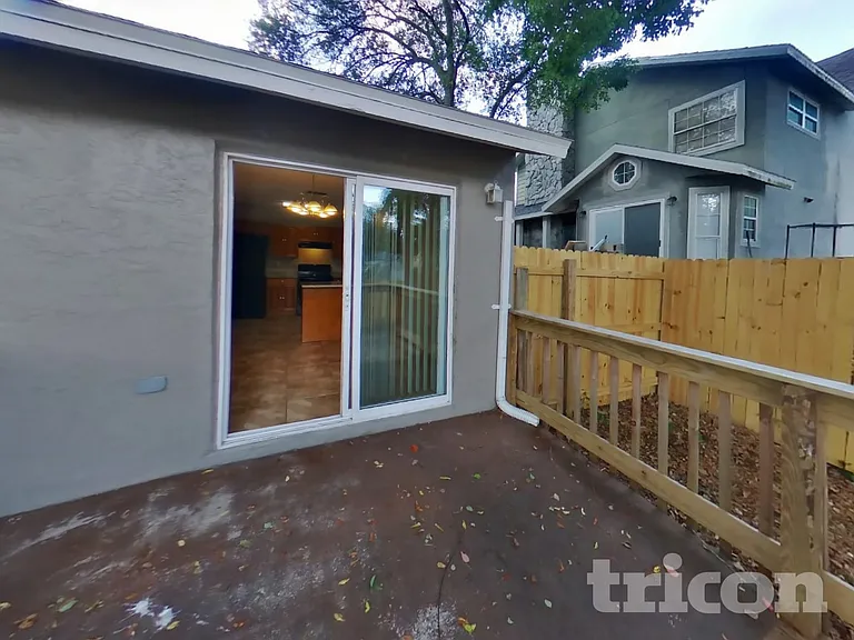 613 Boston St — Photo 12