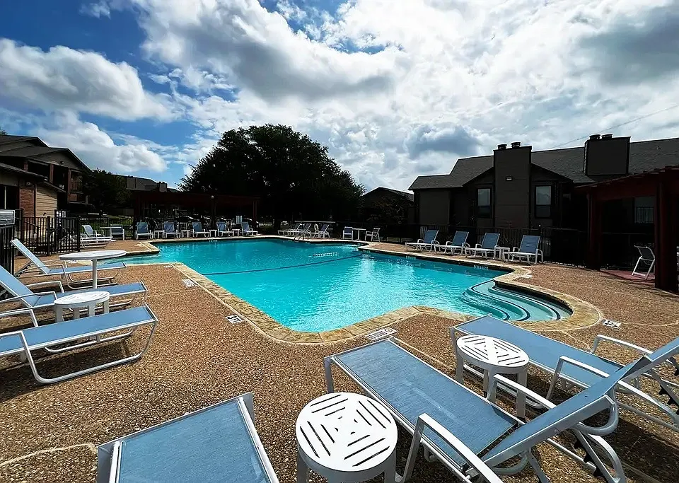 Valley Creek Apartments