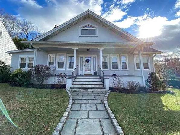 101 Glenwood Road #A, Glenwood Landing, NY 11547