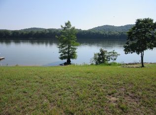 155 Riverview Dr, Decaturville, TN 38329