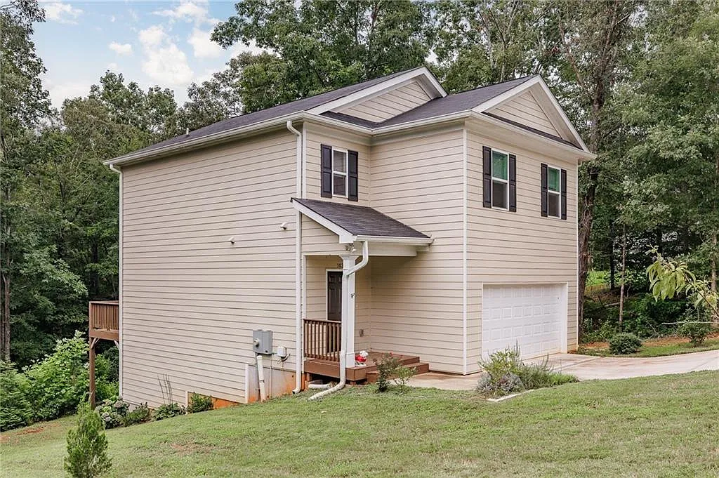4 bed, 2.5 bath, 1710 sqft, $2,250 — Photo 2