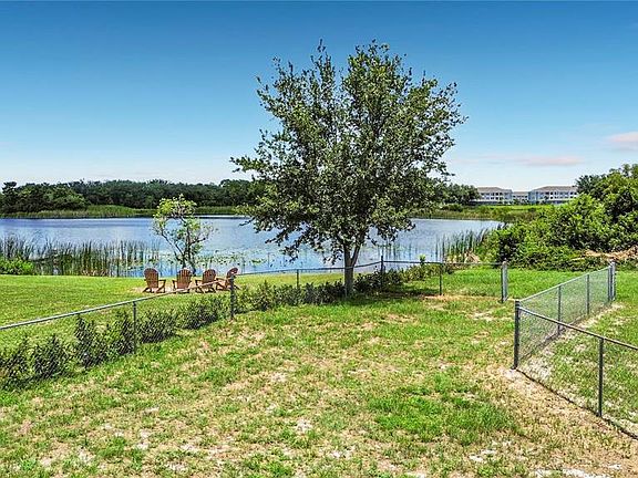 3rd image of 210 Robbins Rest Cir