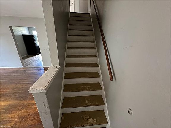 2nd image of 924 N Central Dr #924