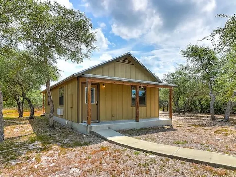 922 Mack Rd — Photo 1