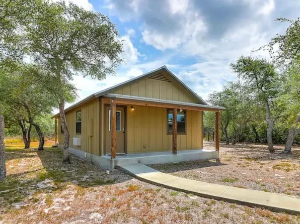 922 Mack Rd, Aransas Pass, TX 78336