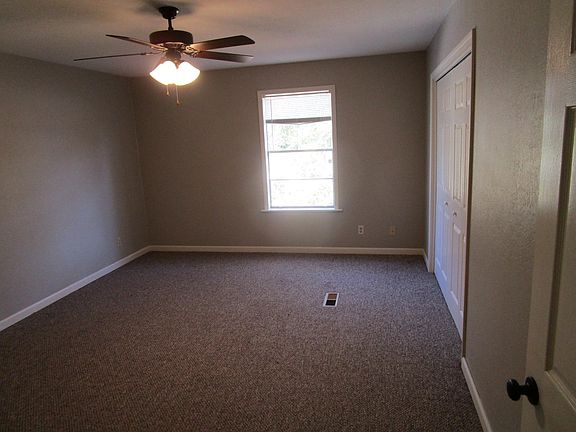 3rd image of 120 Matthews Ln #A