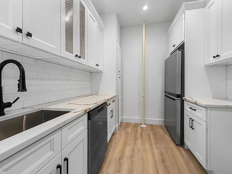 70 Haven Ave #4B — Photo 8