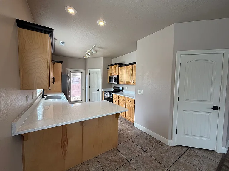 449 W 500 N #2 — Photo 3