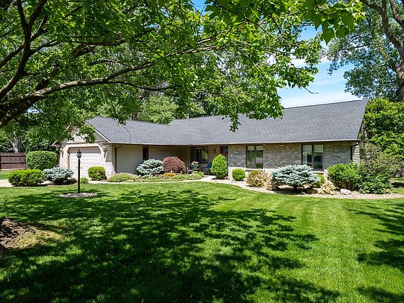 2nd image of 1802 Lake Shore Dr