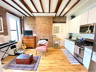 Rented by Nolita Group