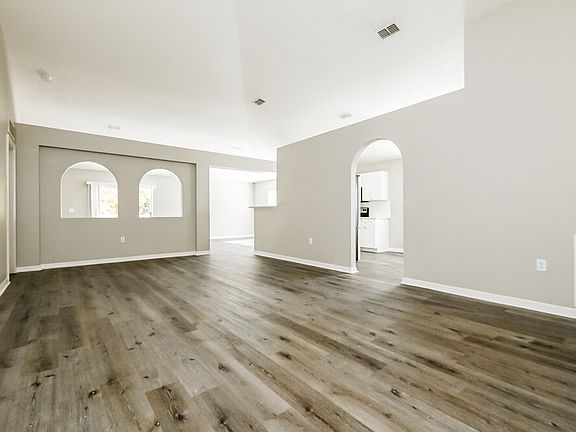 3rd image of 1511 Alhambra Crest Dr