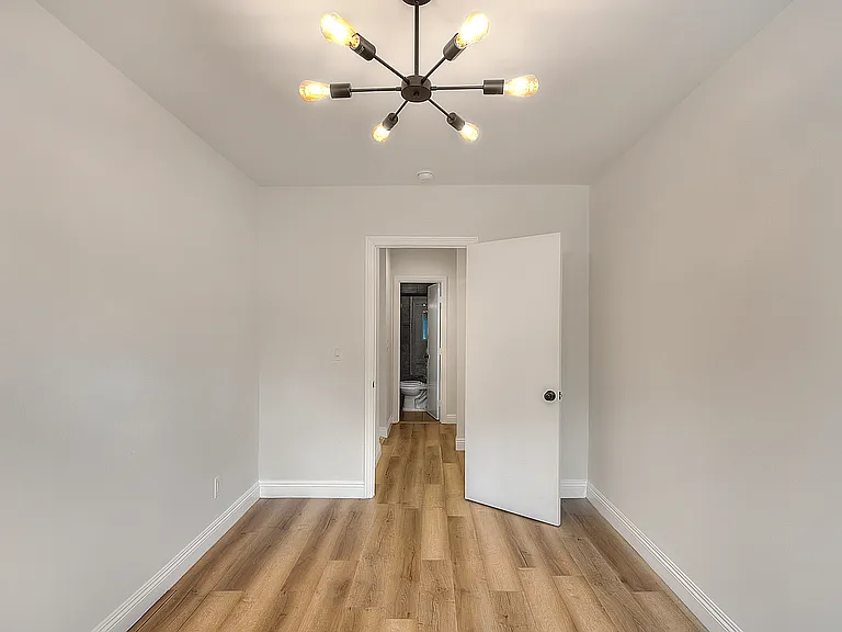 2830 S Sepulveda — Photo 29