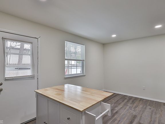 4th image of 305 S Warminster Rd #A4