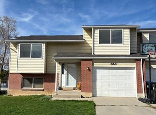 868 W Summertree Dr, West Bountiful, UT 84087
